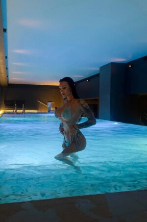 kusadasi-escort-anife-huzurun-ve-cazibenin-hikayesi